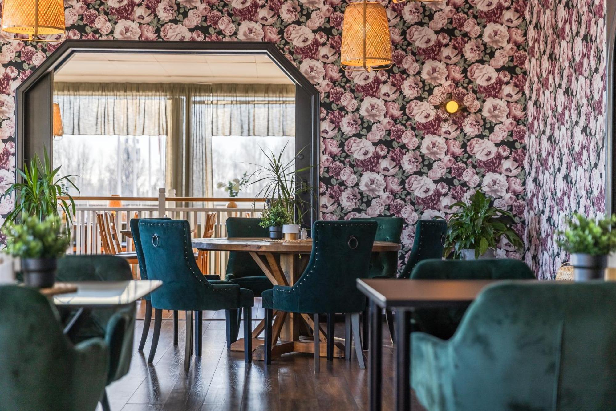 Hotell Kung Goesta By First Мура Екстер'єр фото