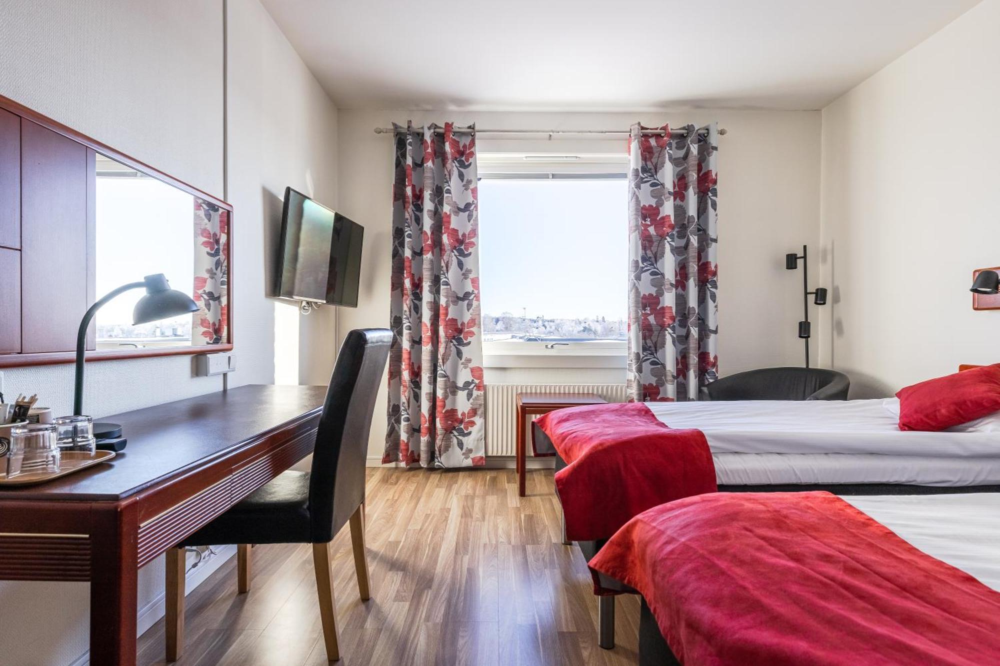 Hotell Kung Goesta By First Мура Екстер'єр фото